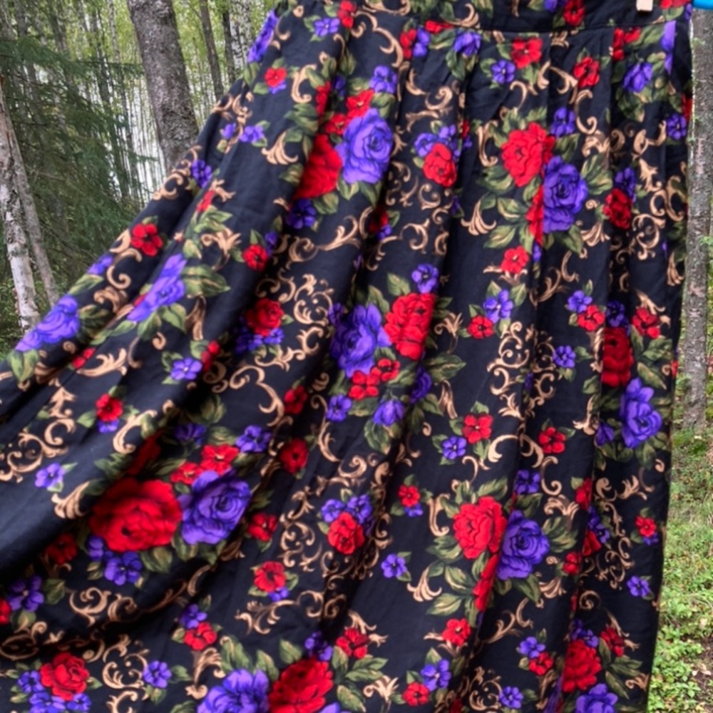 Pin-up beautiful skirt